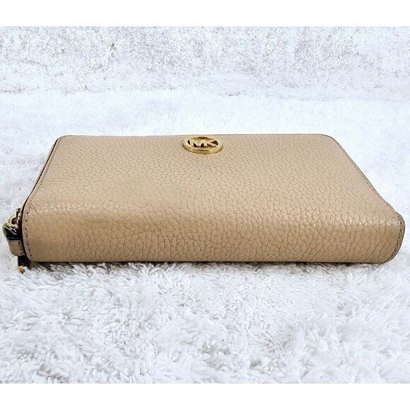MICHAEL KORS Taupe Pebble Leather Jet Set Travel Zip Around Wallet Wristlet - Picture 10 of 16